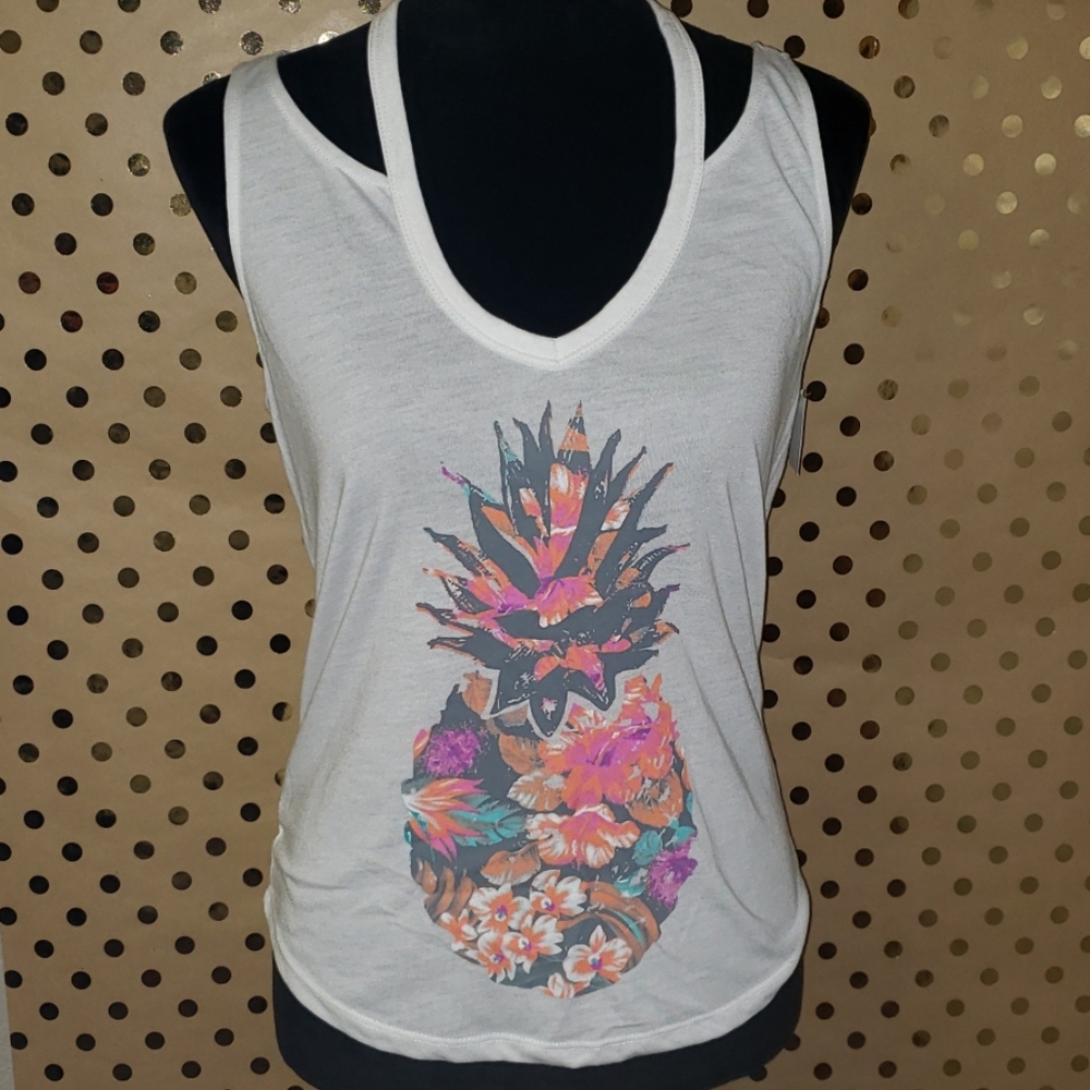 Cutout pineapple tank
